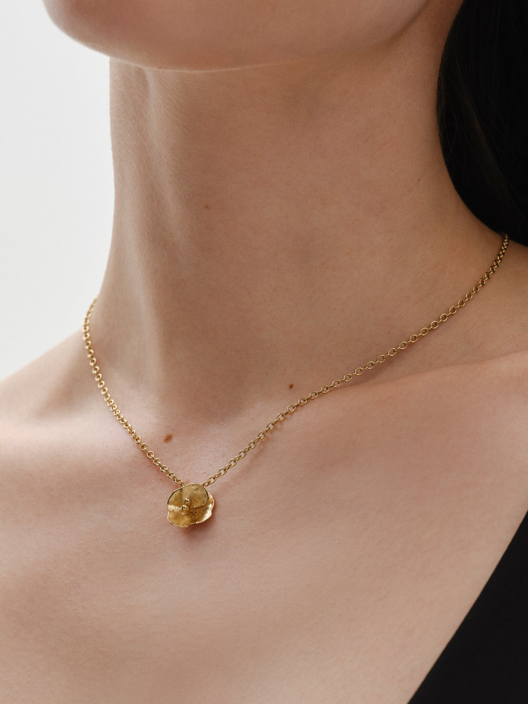 Summer Night Rose pendant bronze