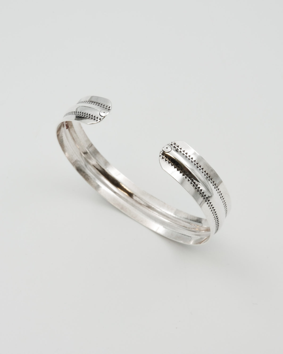 Pidetty rannekoru Vöyristä hopea