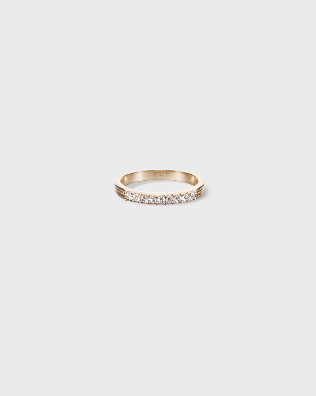 Ikiaikainen-sormus 9x0,02ct kulta