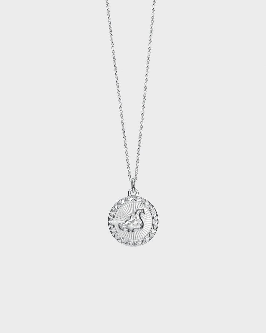 Kalevala-Taikalintu-amuletti-riipus-hopea