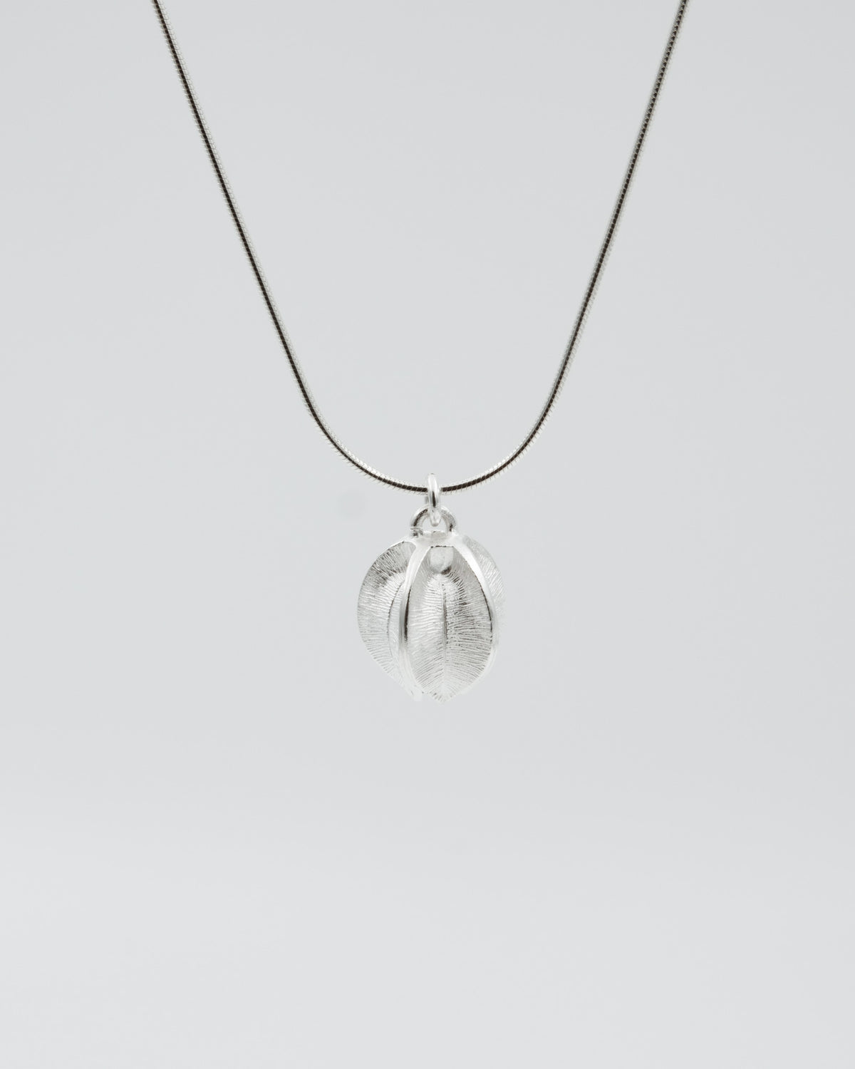 Kept Snow Flower pendant 42 cm small silver