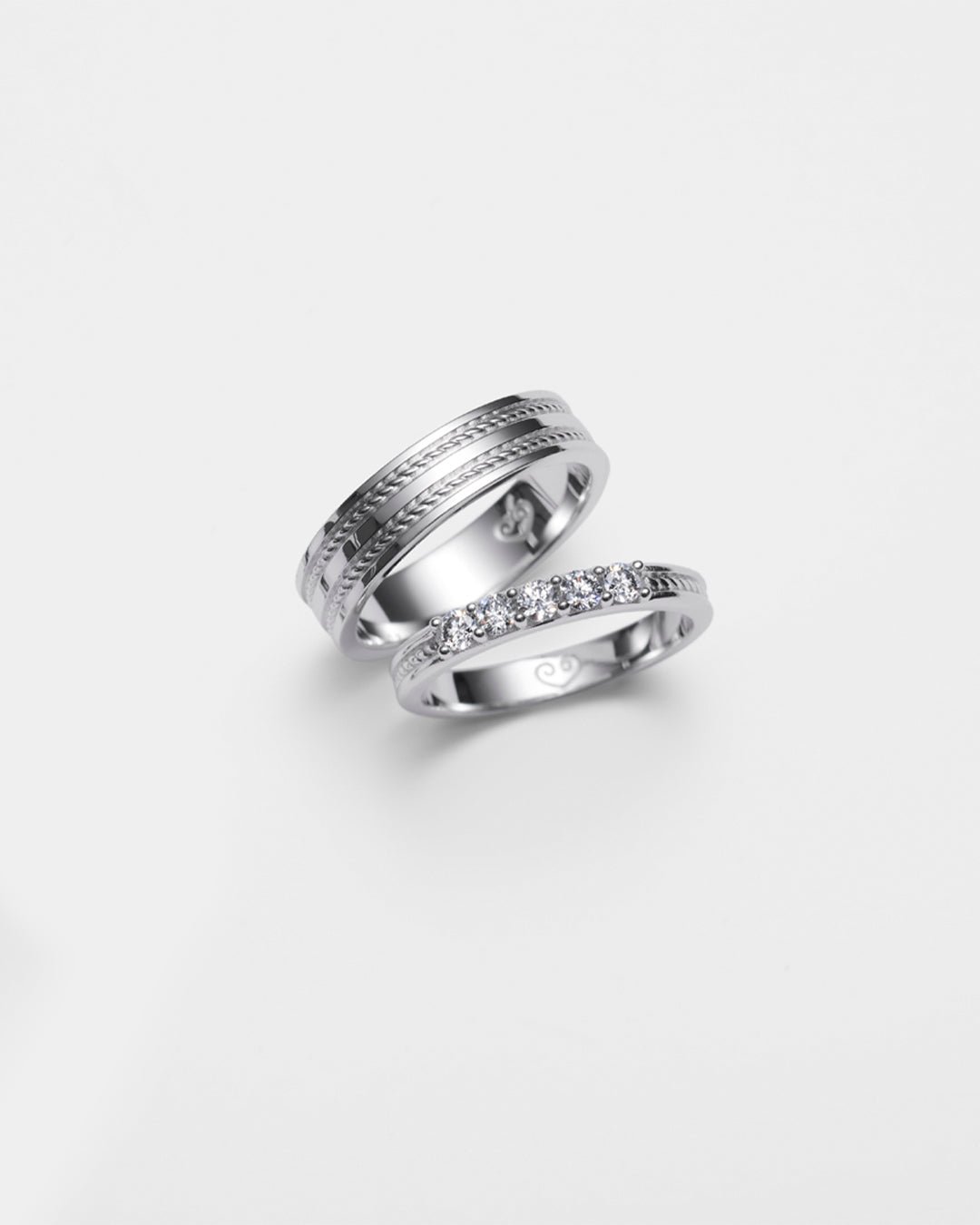 Heritage Ring Wide white gold